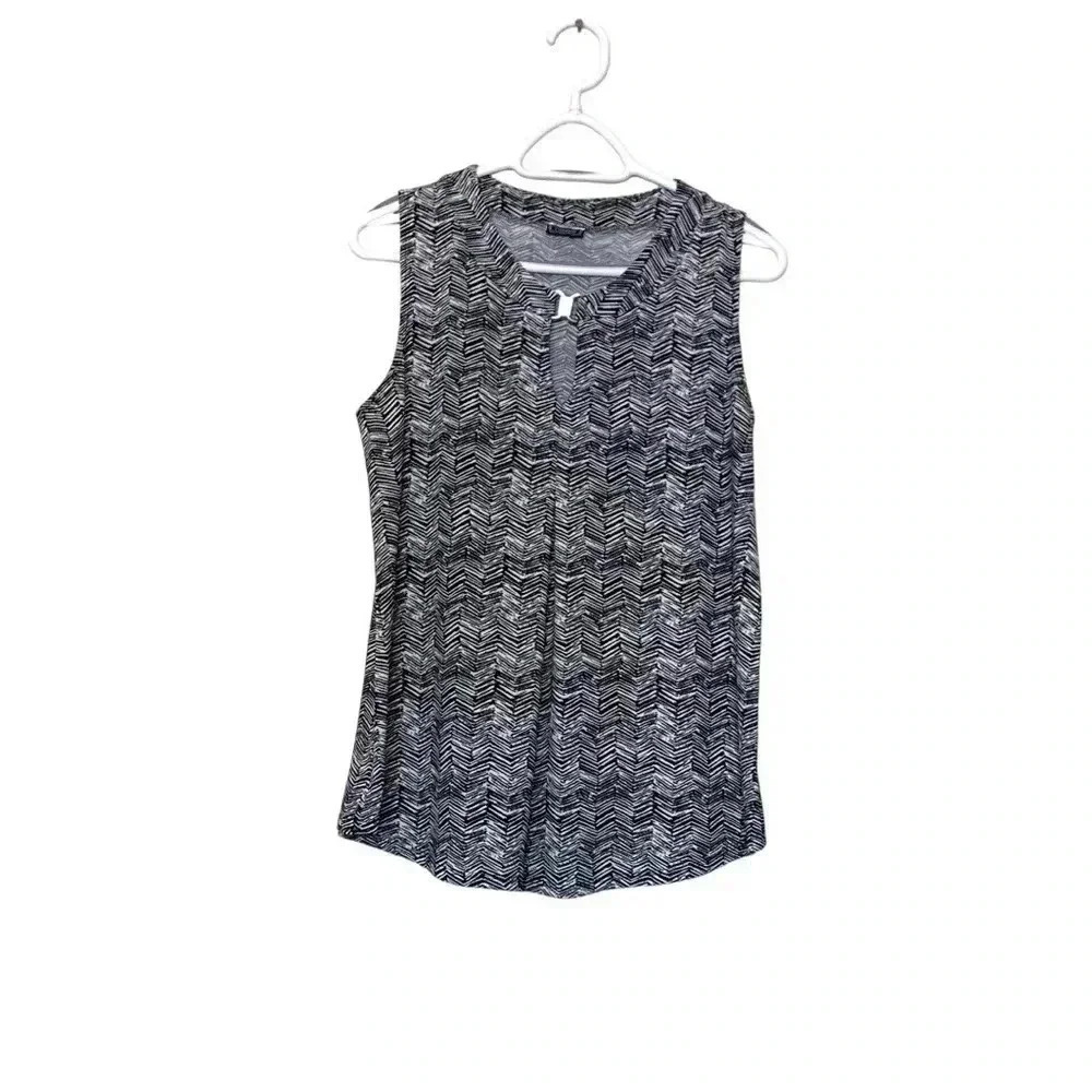 Clientele tunic w decorative metal fastener